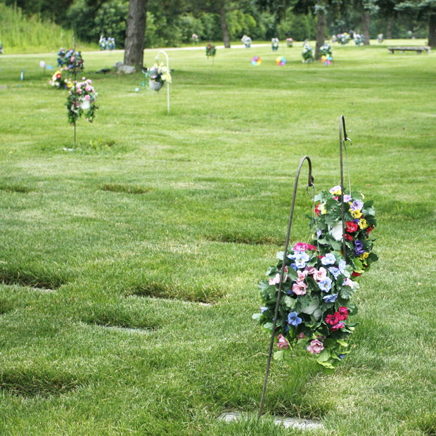 Elm Lawn Pet Cemetery & Pet Crematorium | 401 E Lake St, Elmhurst, IL 60126, USA | Phone: (630) 833-9696