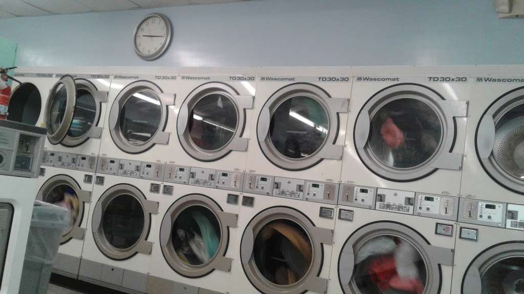 Bubble Room Laundromat - Mission | 5050 Lamar Ave, Mission, KS 66202, USA | Phone: (913) 236-9274