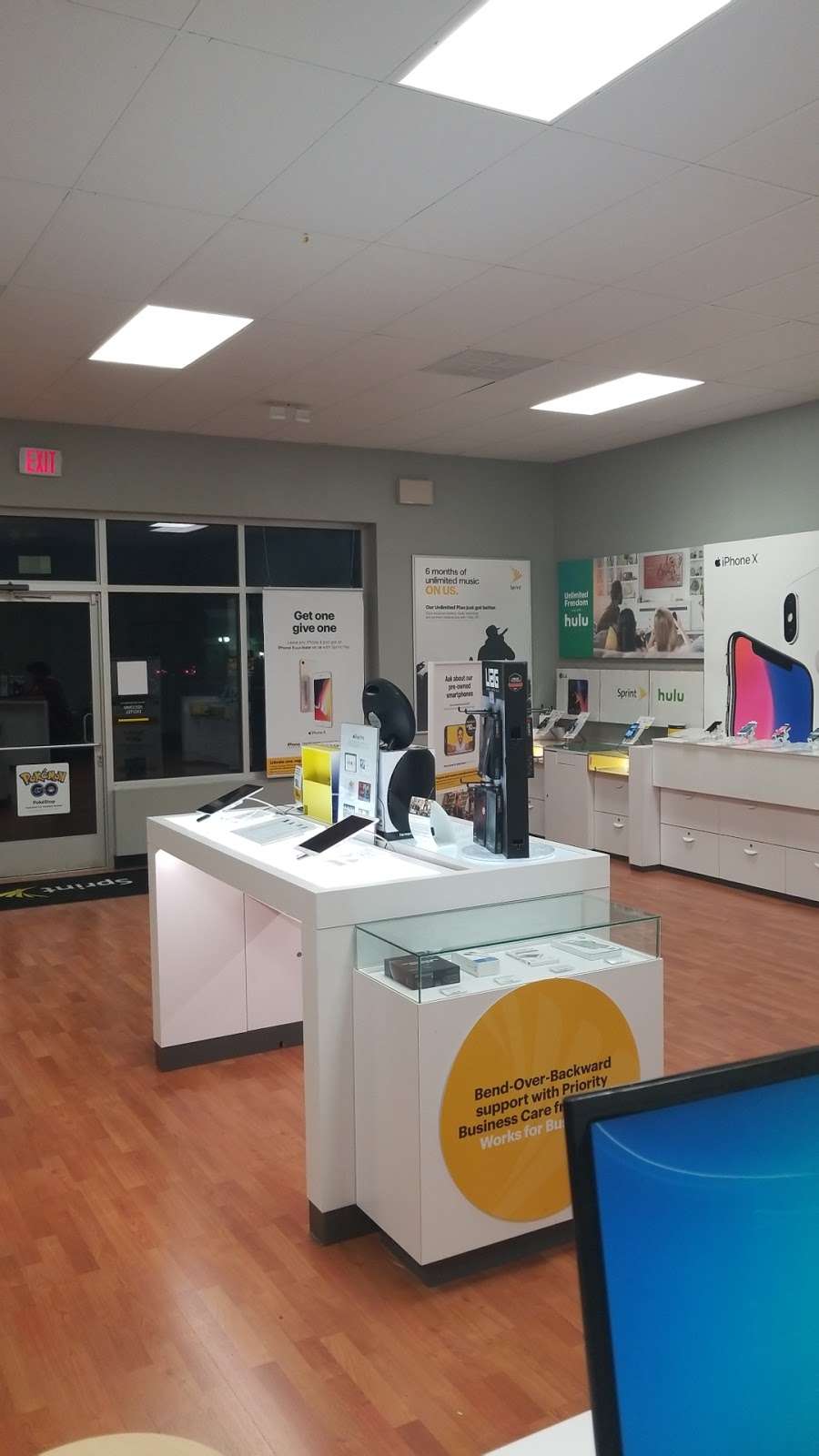 Sprint Store | 24560 Dulles Landing Dr Unit 180, Suite 180, Dulles, VA 20166, USA | Phone: (703) 662-0212