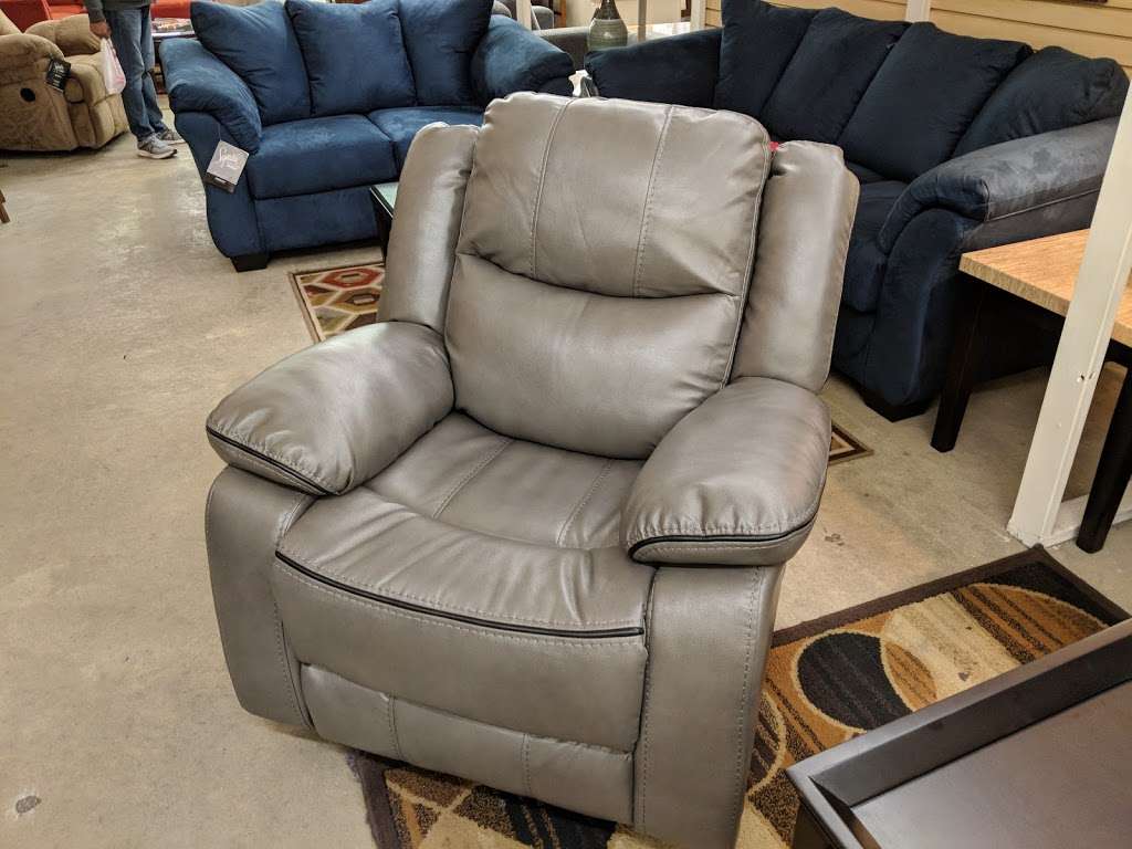 Cohen Furniture Outlet | 110 N Dupont Hwy, New Castle, DE 19720, USA | Phone: (302) 322-0270