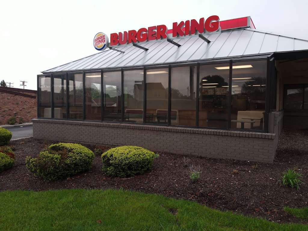 Burger King | 4555 W Forest Home Ave, Greenfield, WI 53219, USA | Phone: (414) 327-2535