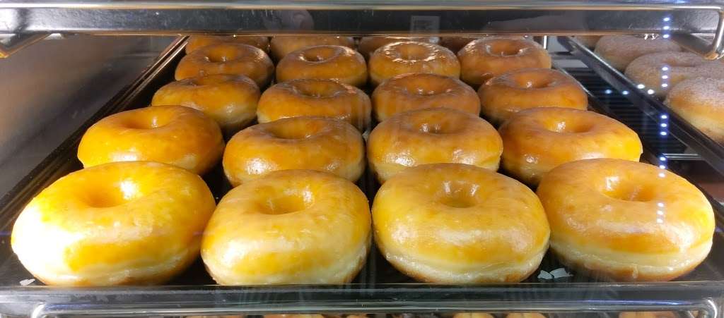 Yum Yum Donuts | 10426 Whittier Blvd, Whittier, CA 90606, USA | Phone: (562) 699-9266