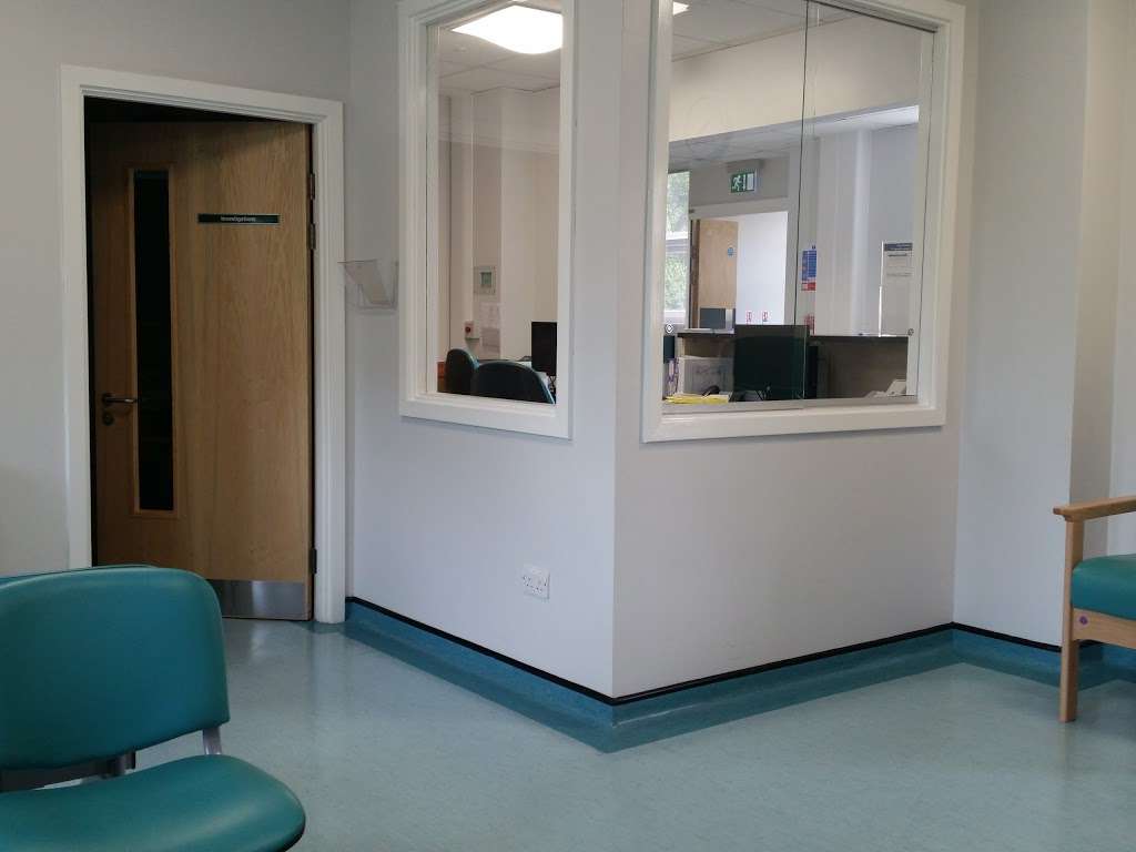 Purley War Memorial Hospital | 856 Brighton Rd, Purley CR8 2YL, UK | Phone: 020 8401 3000