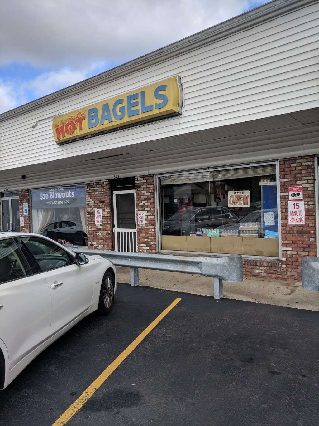 Hot Bagels | 535 Saddle River Rd, Saddle Brook, NJ 07663, USA | Phone: (201) 796-9625