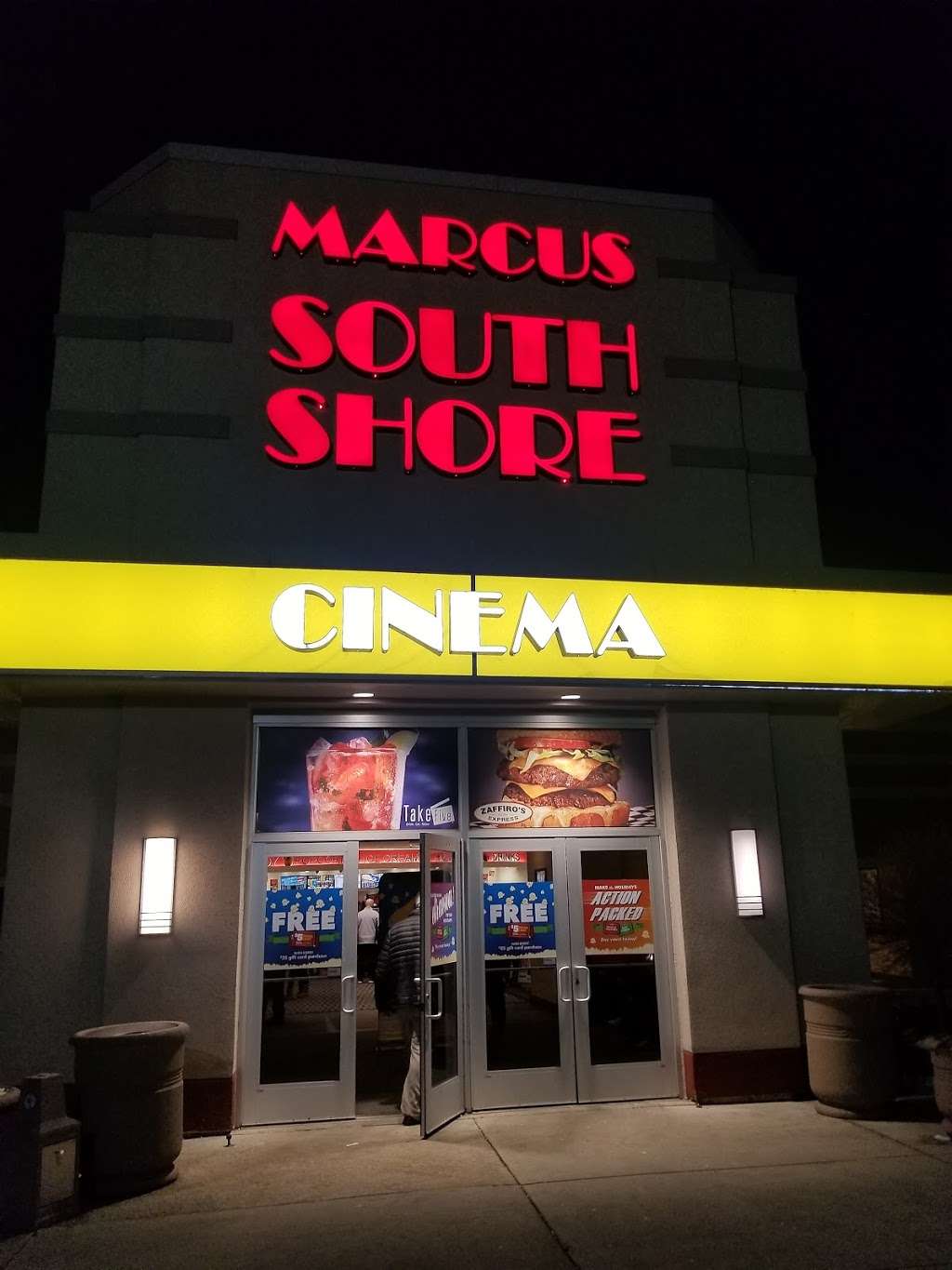 Marcus South Shore Cinema | 7261 South 13th Street, Oak Creek, WI 53154, USA | Phone: (414) 768-5960