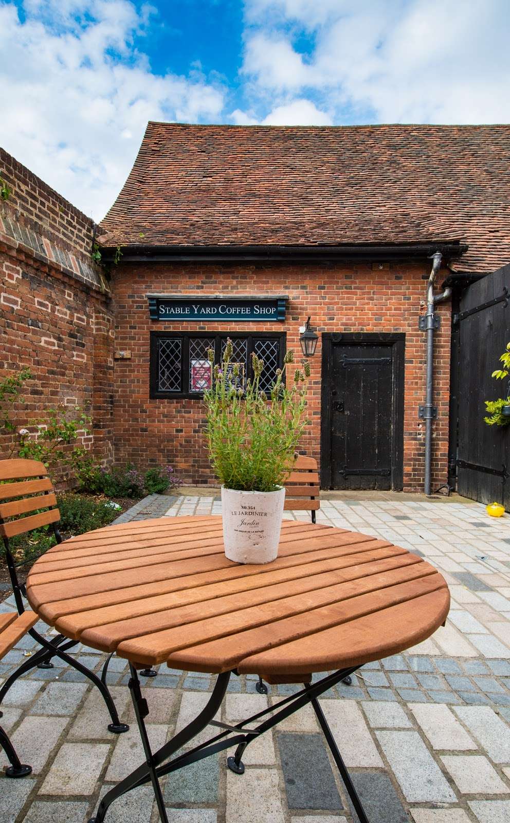 Stable Yard Coffee Shop | Hatfield House, Hatfield AL9 5NQ, UK