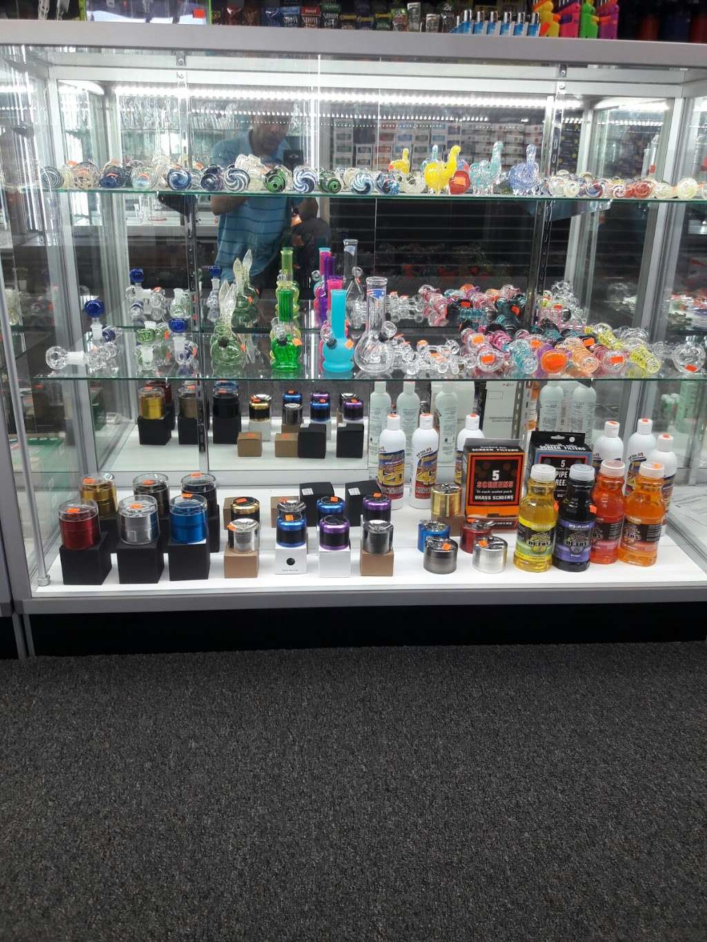 WONDERLAND SMOKE SHOP | 3 Park St, Rehoboth, MA 02769, USA | Phone: (508) 455-0856