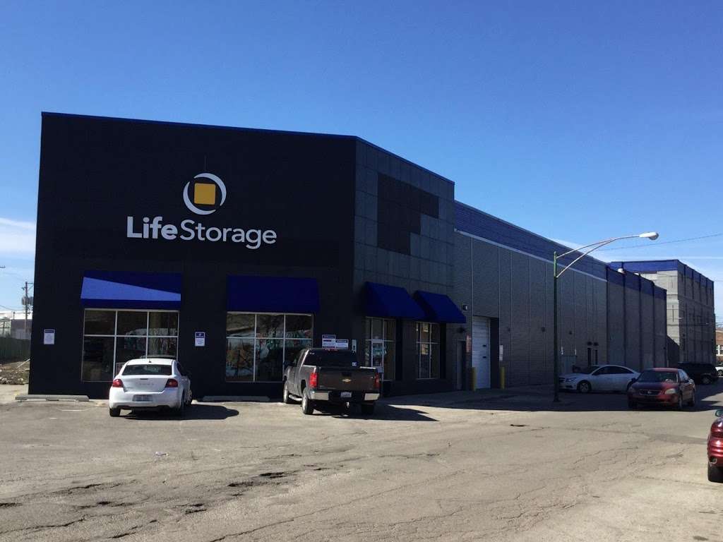 Life Storage | 3245 W 30th St, Chicago, IL 60623, USA | Phone: (872) 307-1976