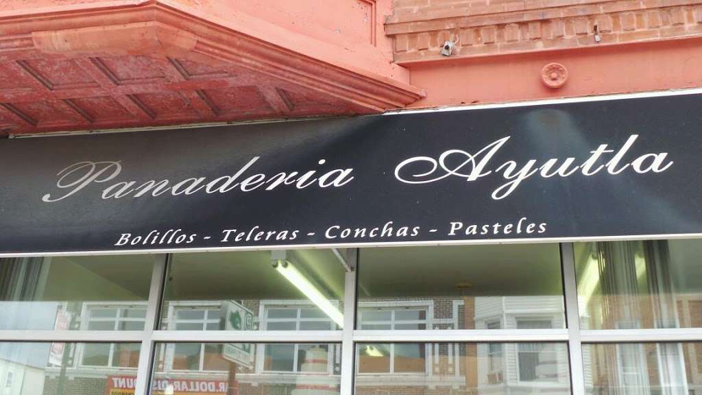 Panaderia Ayutla | 6963 N Clark St # 1, Chicago, IL 60626, USA | Phone: (773) 764-9077