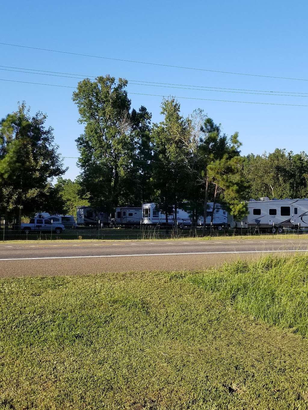 Backwoods RV Park | 45255 TX-105, Hull, TX 77564, USA | Phone: (281) 615-2142