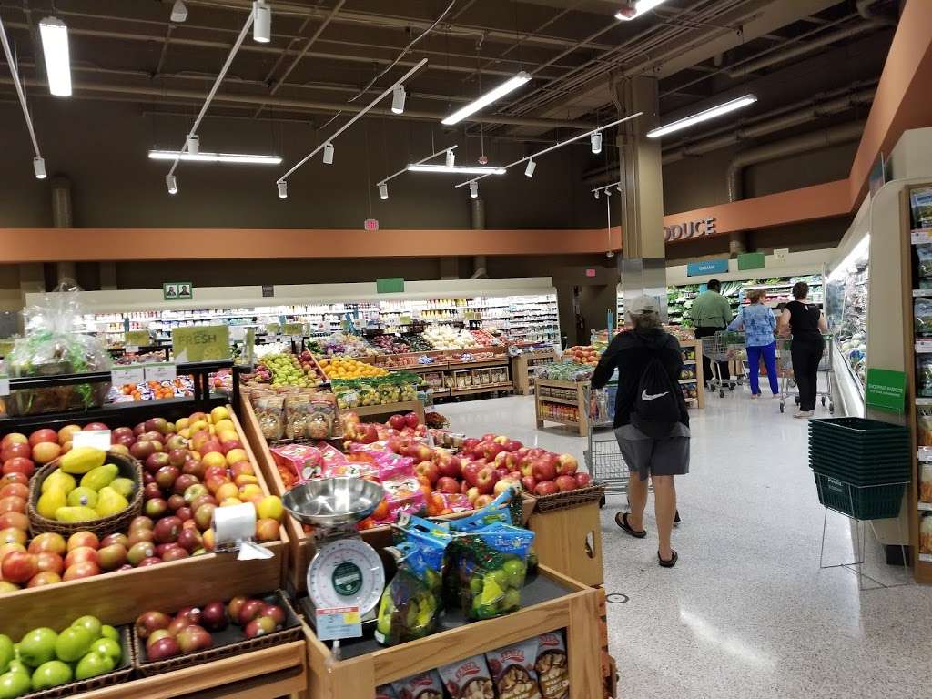 Publix Super Market at Sunny Isles Beach | 18320 Collins Ave, Sunny Isles Beach, FL 33160, USA | Phone: (305) 935-1556