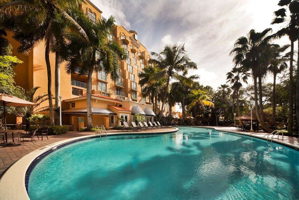 Embassy Suites by Hilton Miami International Airport | 3974 NW S River Dr, Miami, FL 33142, USA | Phone: (305) 634-5000