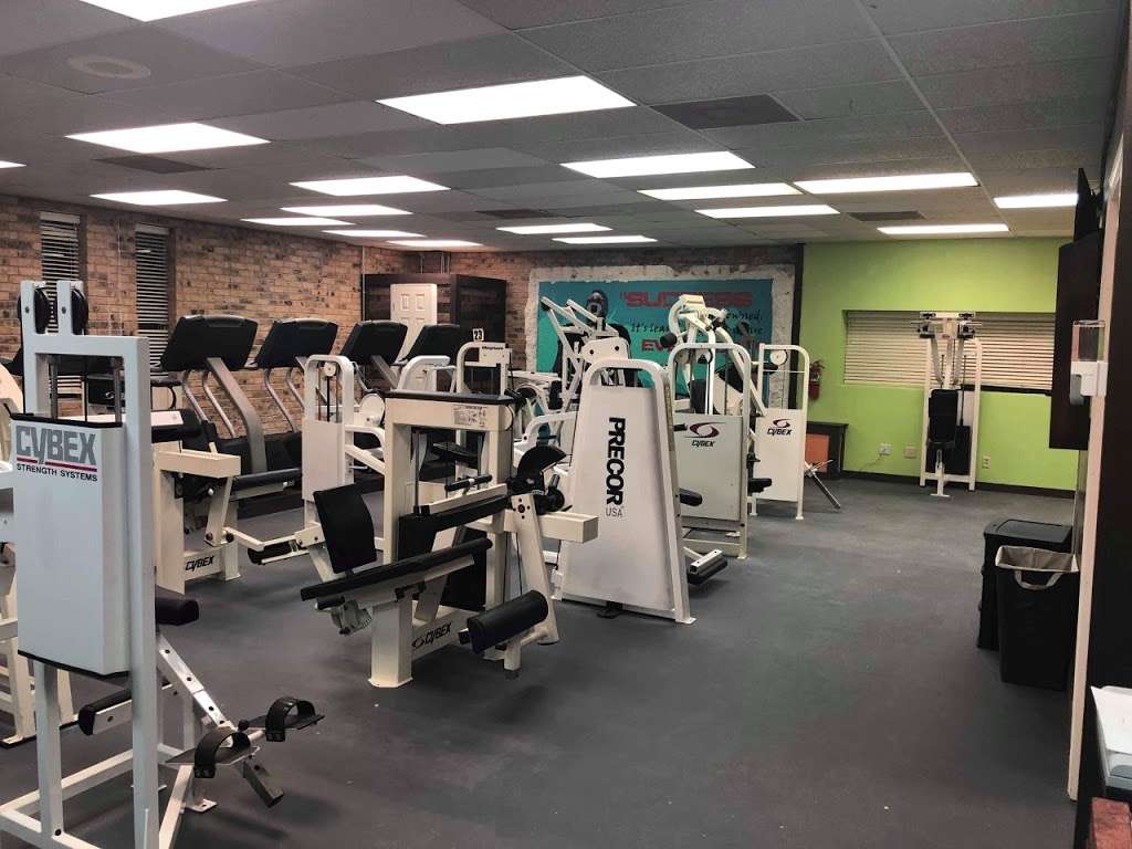 Absolute Fitness | 206 N McKinney St, Sweeny, TX 77480, USA | Phone: (979) 548-3770