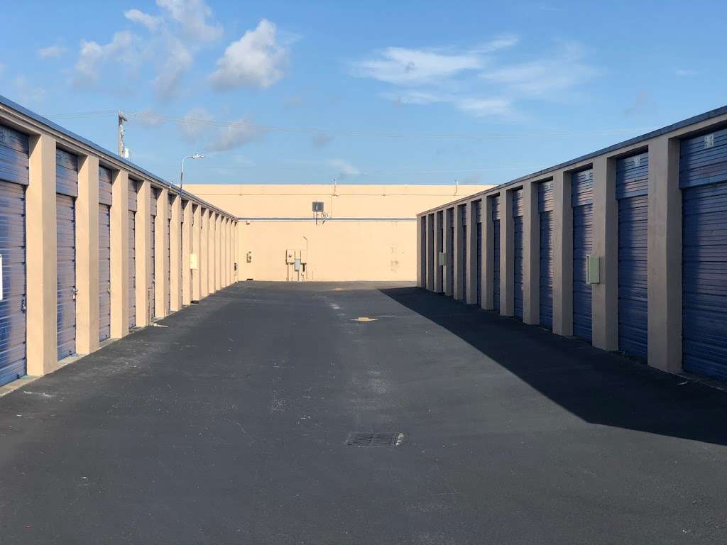 Top Self Storage - 167th St | 5100 NW 167th St, Miami Gardens, FL 33014, USA | Phone: (786) 565-5589