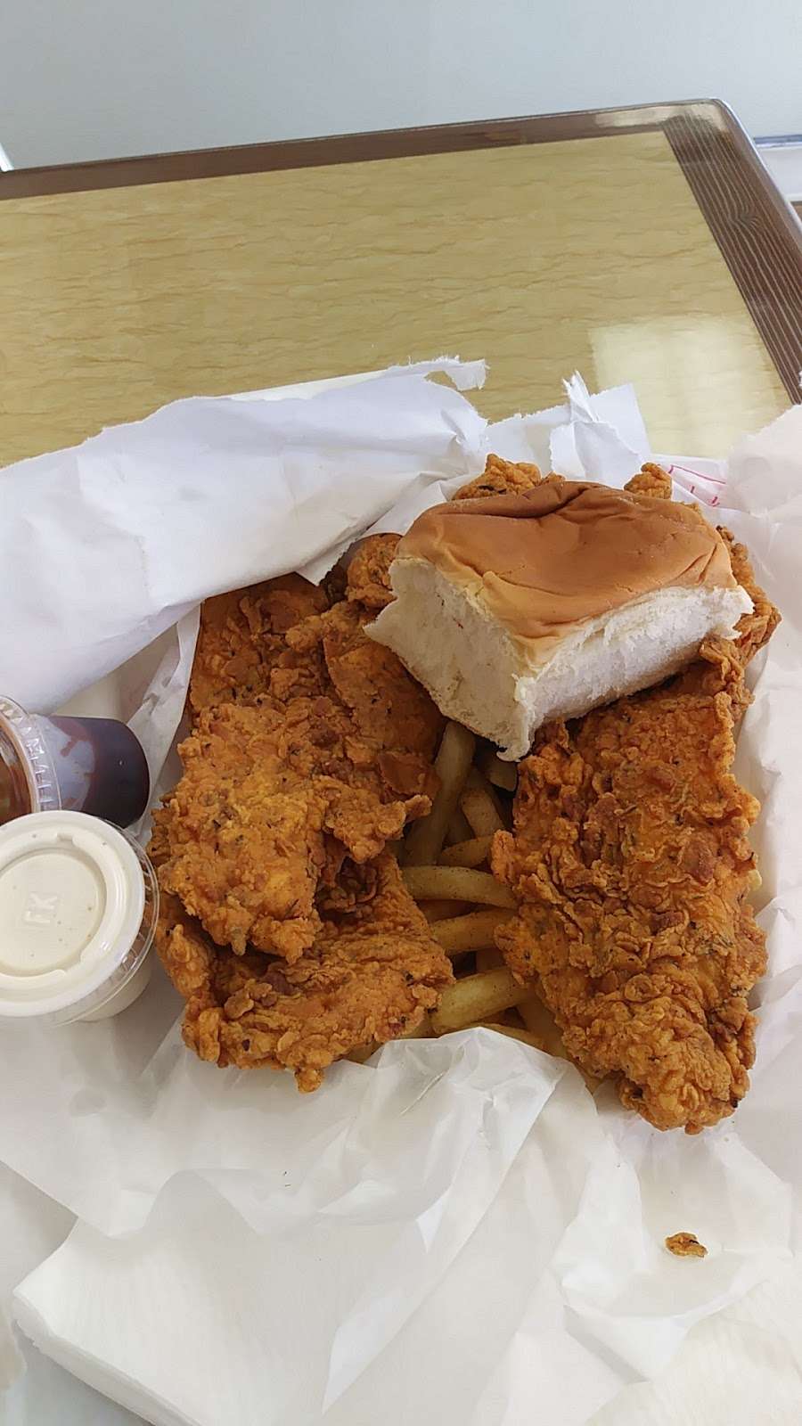 Louisiana Fried Chicken | 901 E Artesia Blvd, Long Beach, CA 90805, USA | Phone: (562) 428-1071