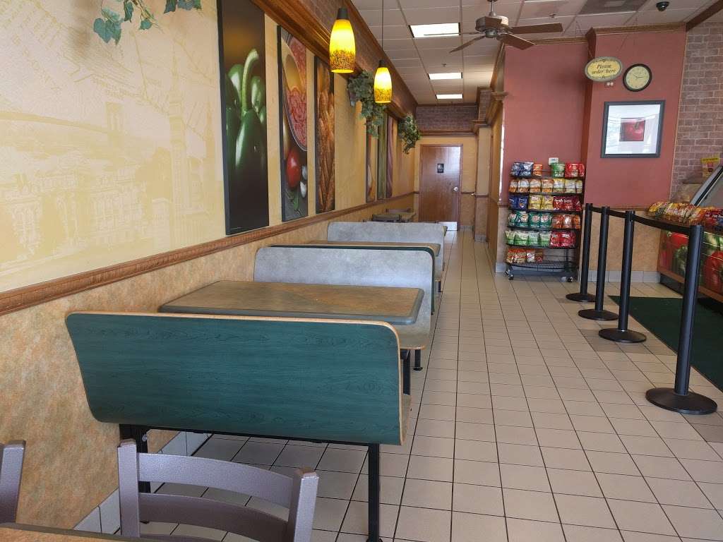 Subway Restaurants | 275 S Randall Rd, Elgin, IL 60123, USA | Phone: (847) 608-4220