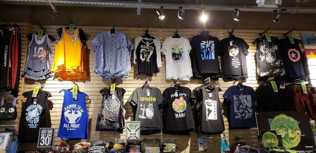 Hot Topic | 515 Stanton Christiana Rd, Newark, DE 19702, USA | Phone: (302) 266-9820