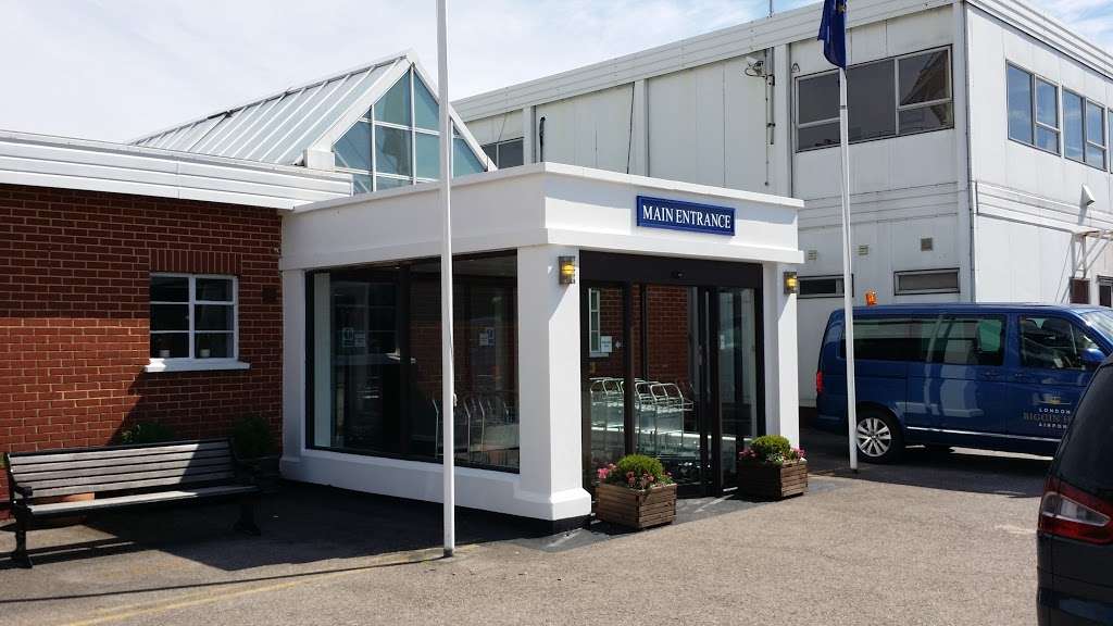 London Biggin Hill Airport (BQH - EGKB) | Main Rd, Biggin Hill, Bromley TN16 3BH, UK | Phone: 01959 578500