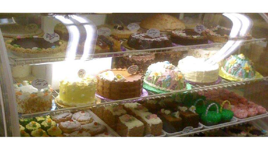 Flour Garden Bakery | 107 Main St N, Woodbury, CT 06798, USA | Phone: (203) 263-7355