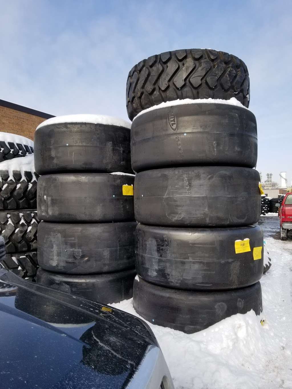 Pomps Tire | 1996 Greenfield Rd, Montgomery, IL 60538, USA | Phone: (630) 896-5545