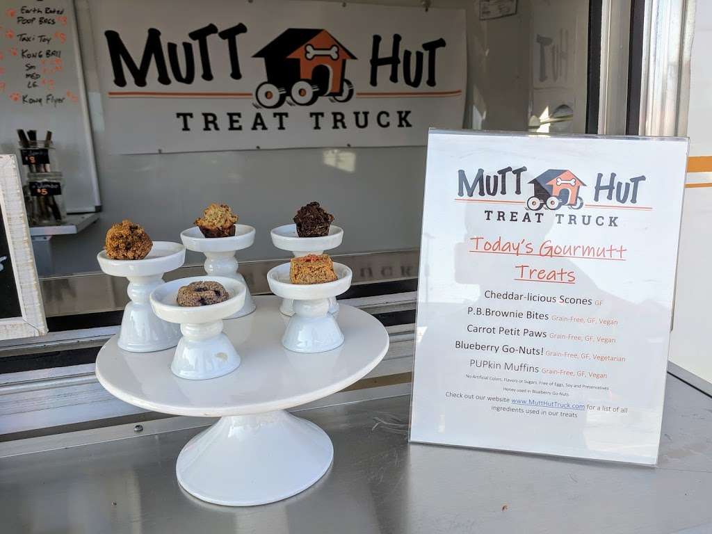 Mutt Hut Treat Truck | Unnamed Road, Paramus, NJ 07652, USA