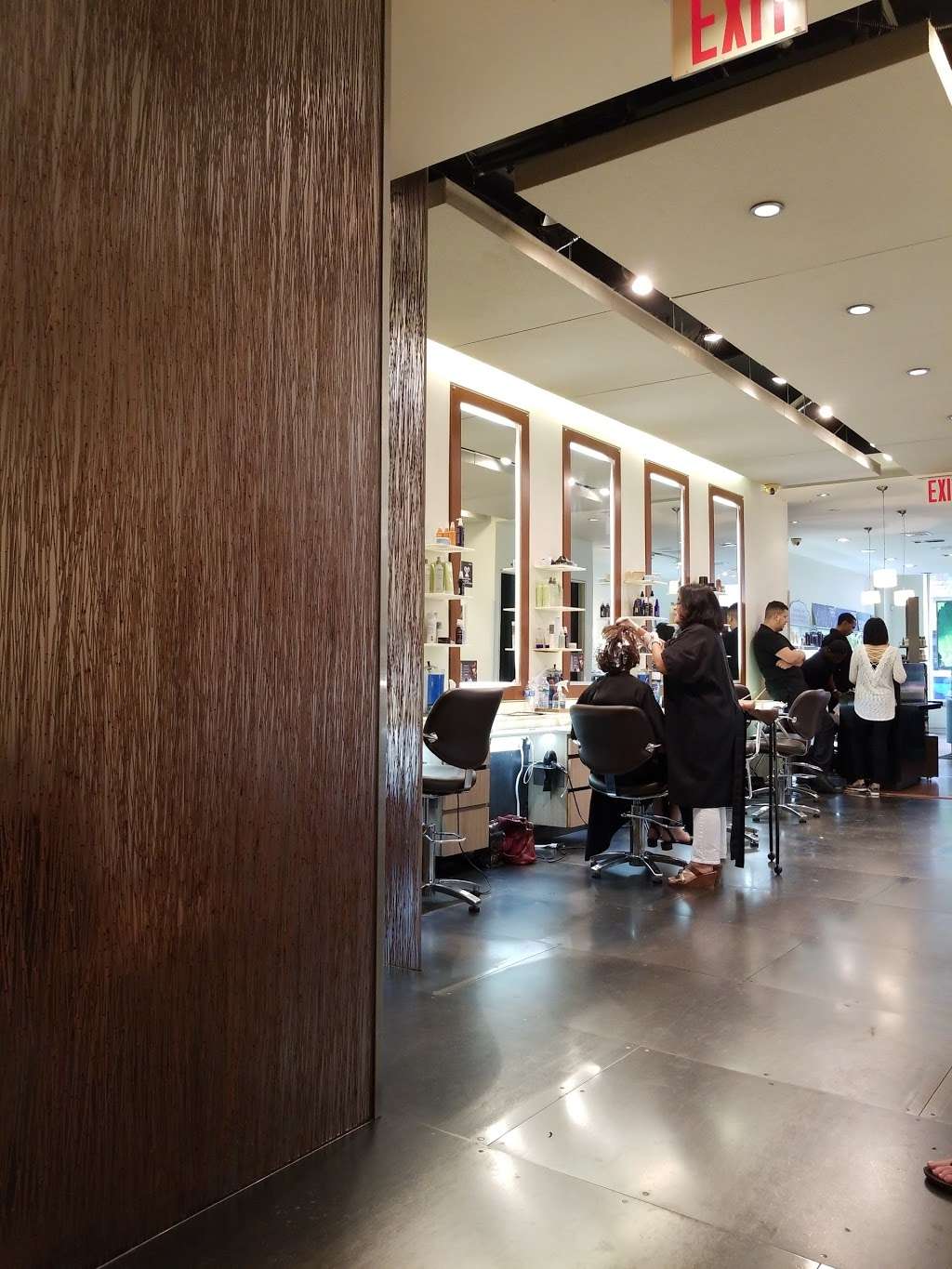 Scott J. Aveda Salon Upper East Side | 242 East 86th St, New York, NY 10028, USA | Phone: (212) 496-3901