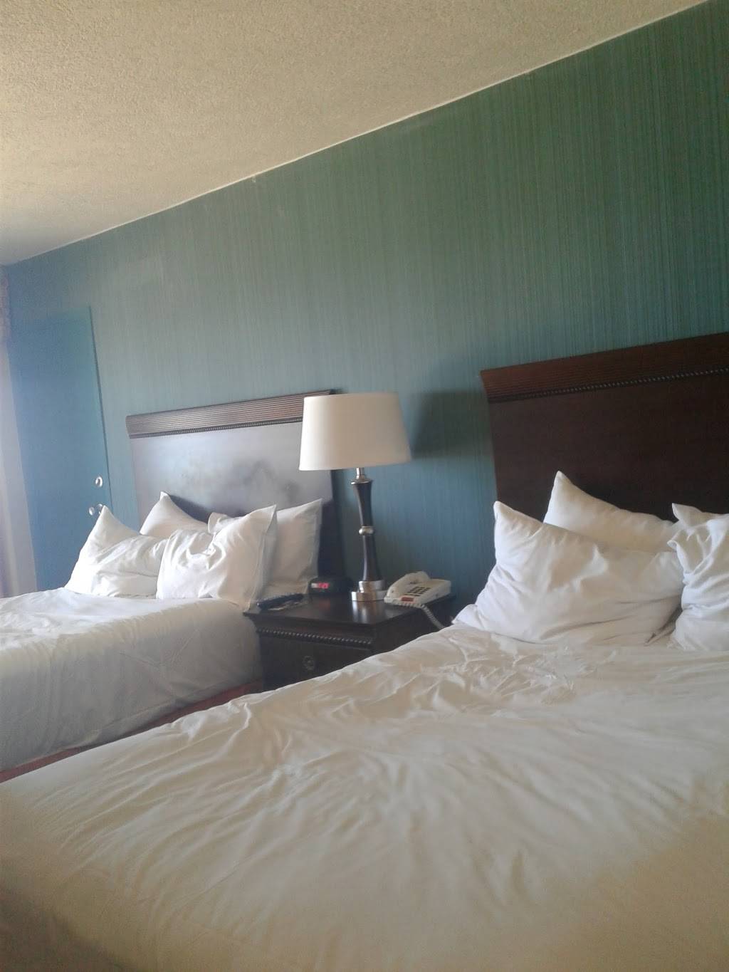 Ramada by Wyndham Virginia Beach Oceanfront | 615 Atlantic Ave, Virginia Beach, VA 23451, USA | Phone: (757) 425-7800