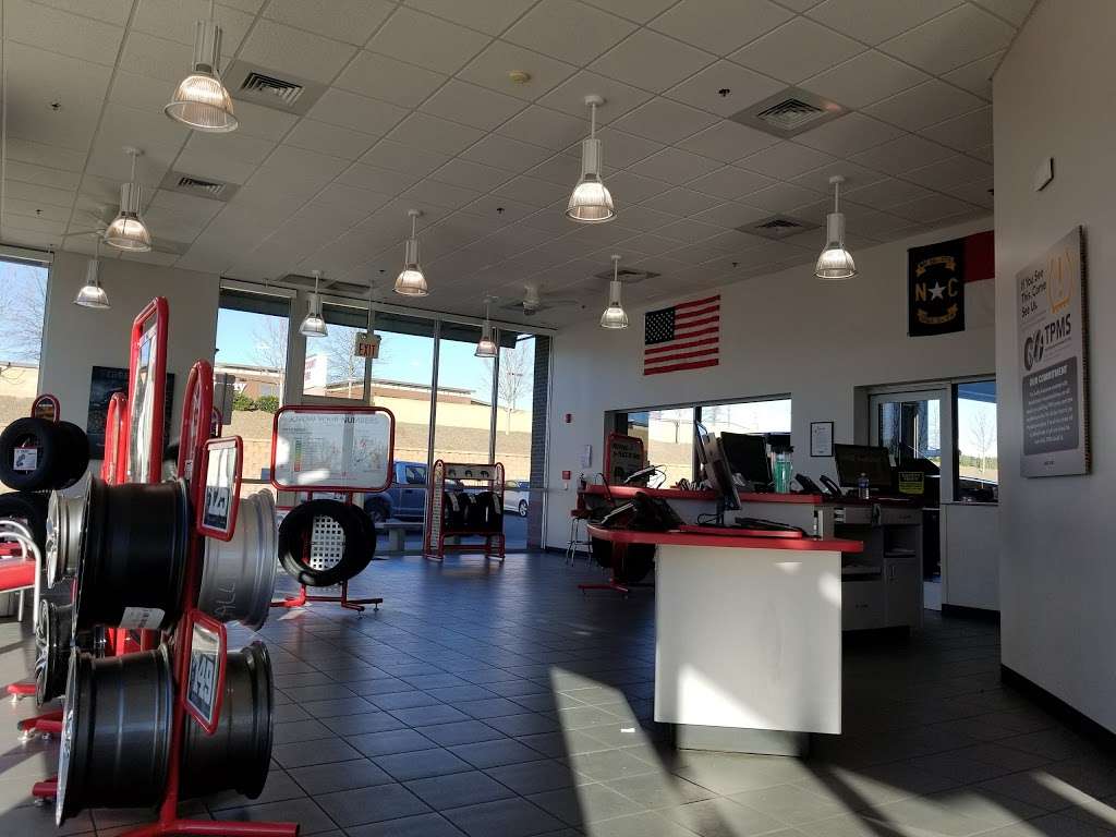 Discount Tire | 9310 Northlake W Dr, Charlotte, NC 28216, USA | Phone: (704) 916-1427