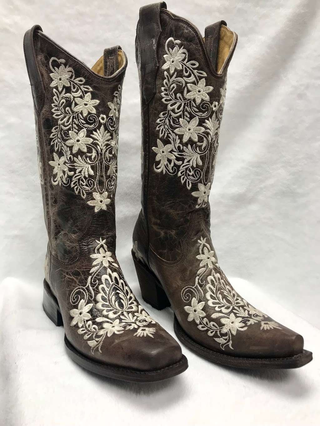 Leon Western Wear | 6360 Airline Dr, Houston, TX 77076, USA | Phone: (713) 694-4088