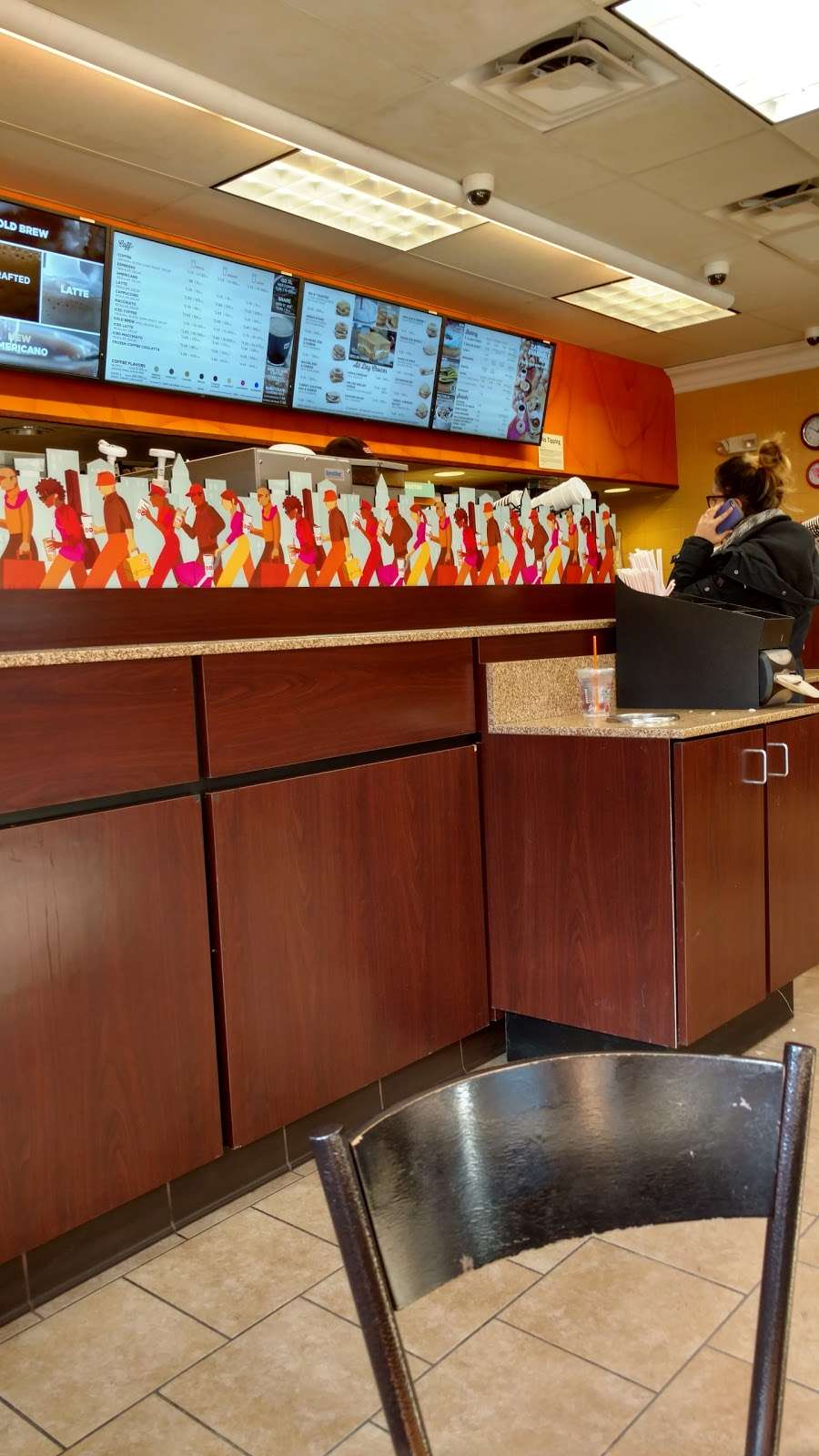 Dunkin Donuts | 50 E Central St, Natick, MA 01760, USA | Phone: (508) 647-0161