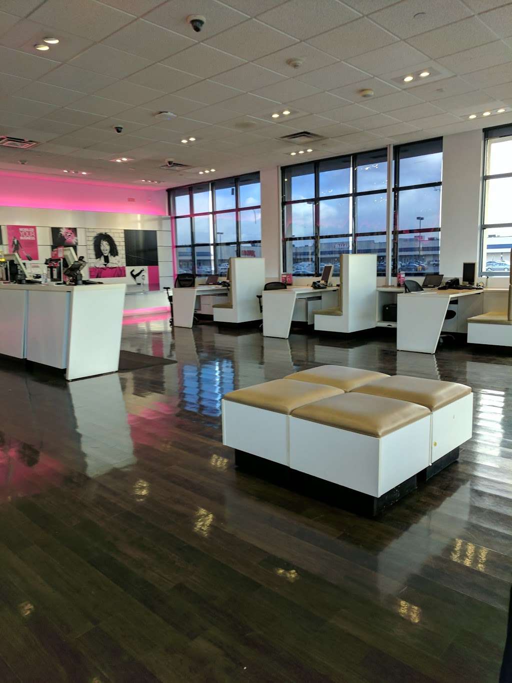 T-Mobile | 25301 Rockaway Blvd Suite 22, Rosedale, NY 11422, USA | Phone: (516) 295-2589