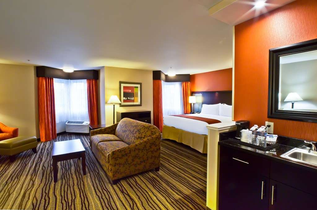 Holiday Inn Express Mountain View-S Palo Alto | 1561 W El Camino Real, Mountain View, CA 94040, USA | Phone: (650) 967-7888