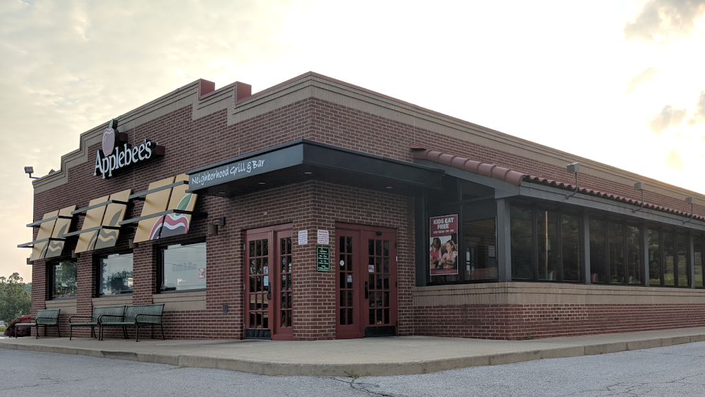 Applebees Grill + Bar | 610 N Bluff Rd, Collinsville, IL 62234, USA | Phone: (618) 345-6840