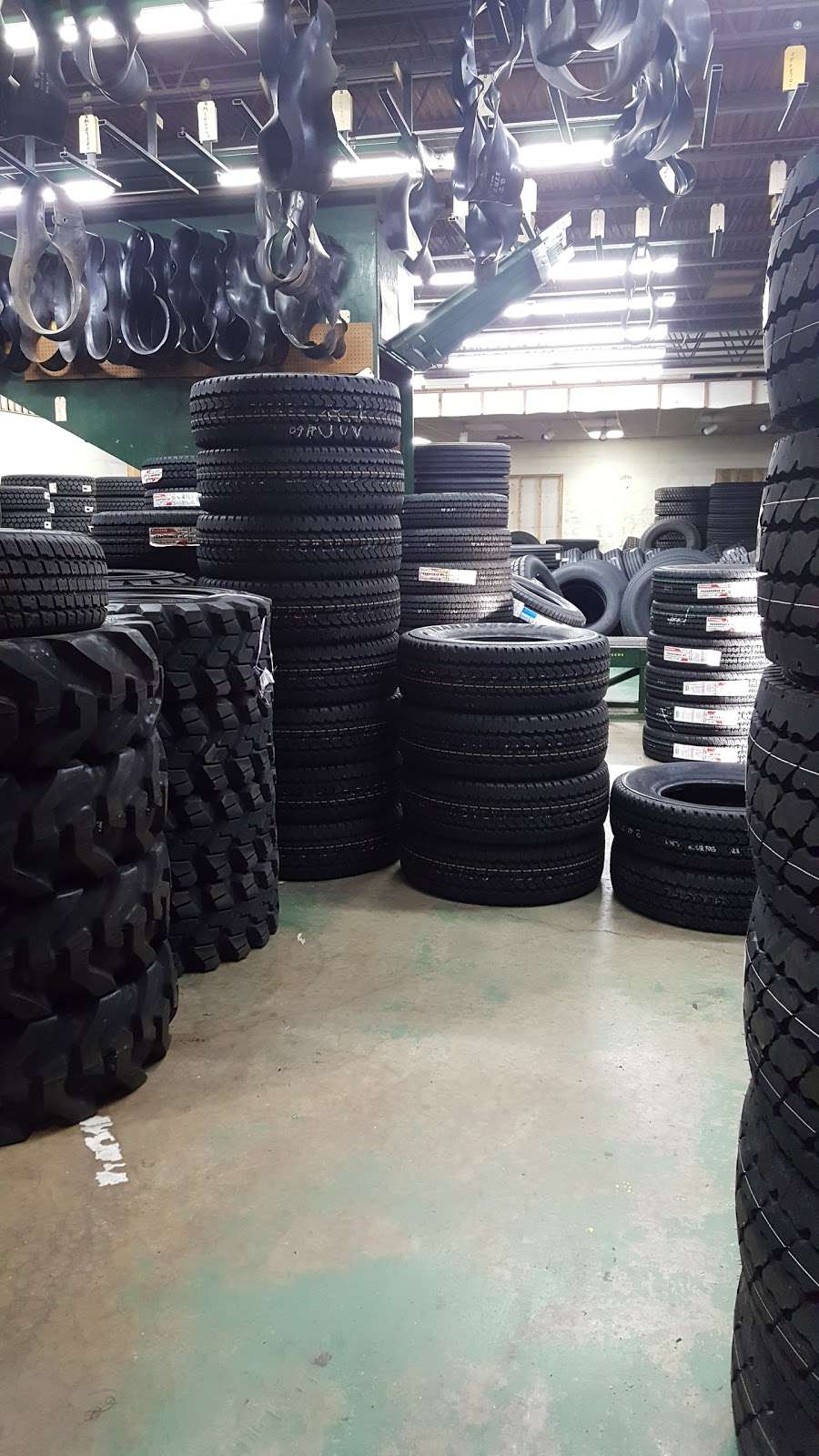 S & S Tire Service | 900 E Patrick St, Frederick, MD 21701, USA | Phone: (301) 696-0669