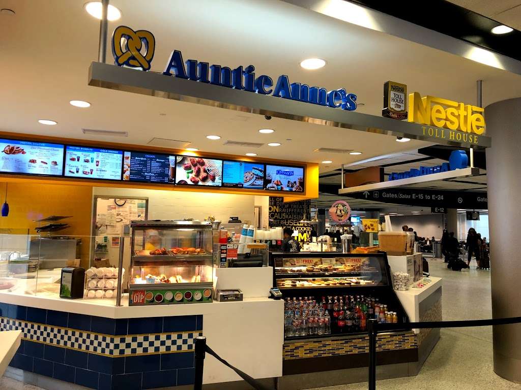 Auntie Annes Pretzels | 3950 N Terminal Rd, Houston, TX 77032, USA | Phone: (281) 209-1600
