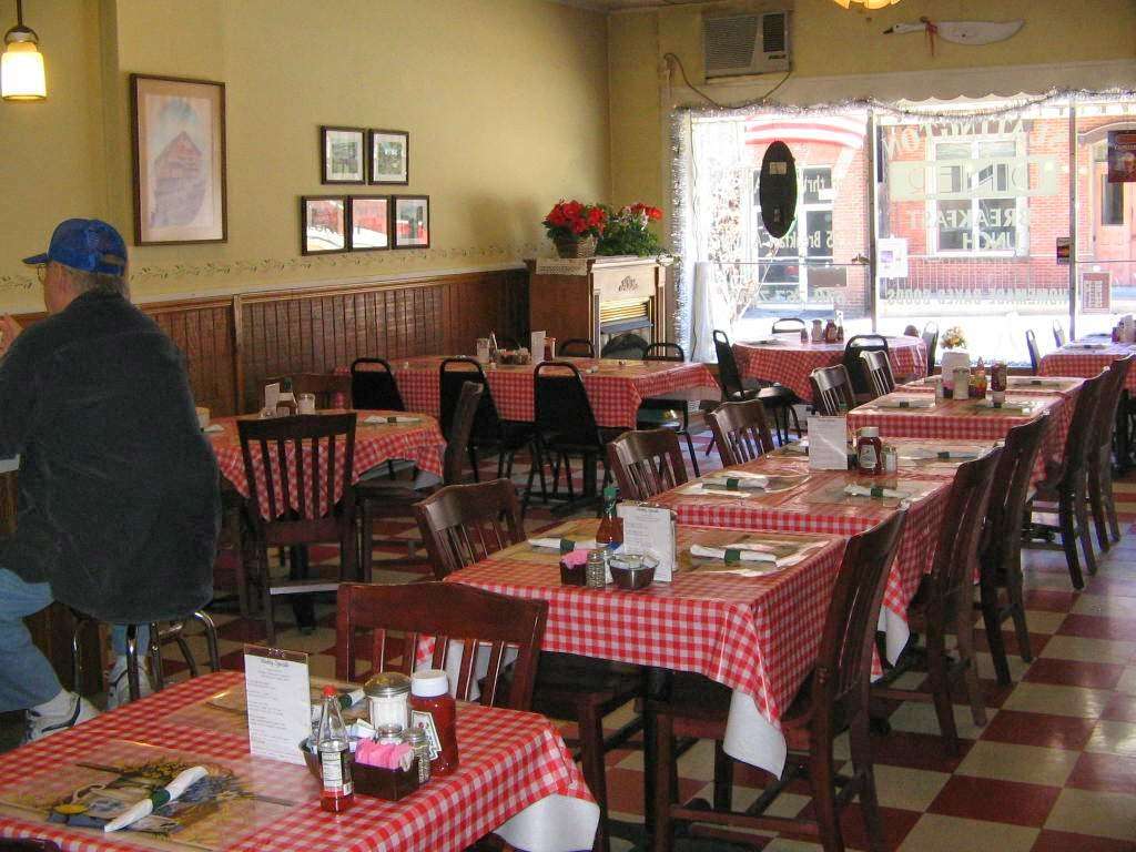 Slatington Diner | 662 Main St, Slatington, PA 18080, USA | Phone: (610) 767-4422