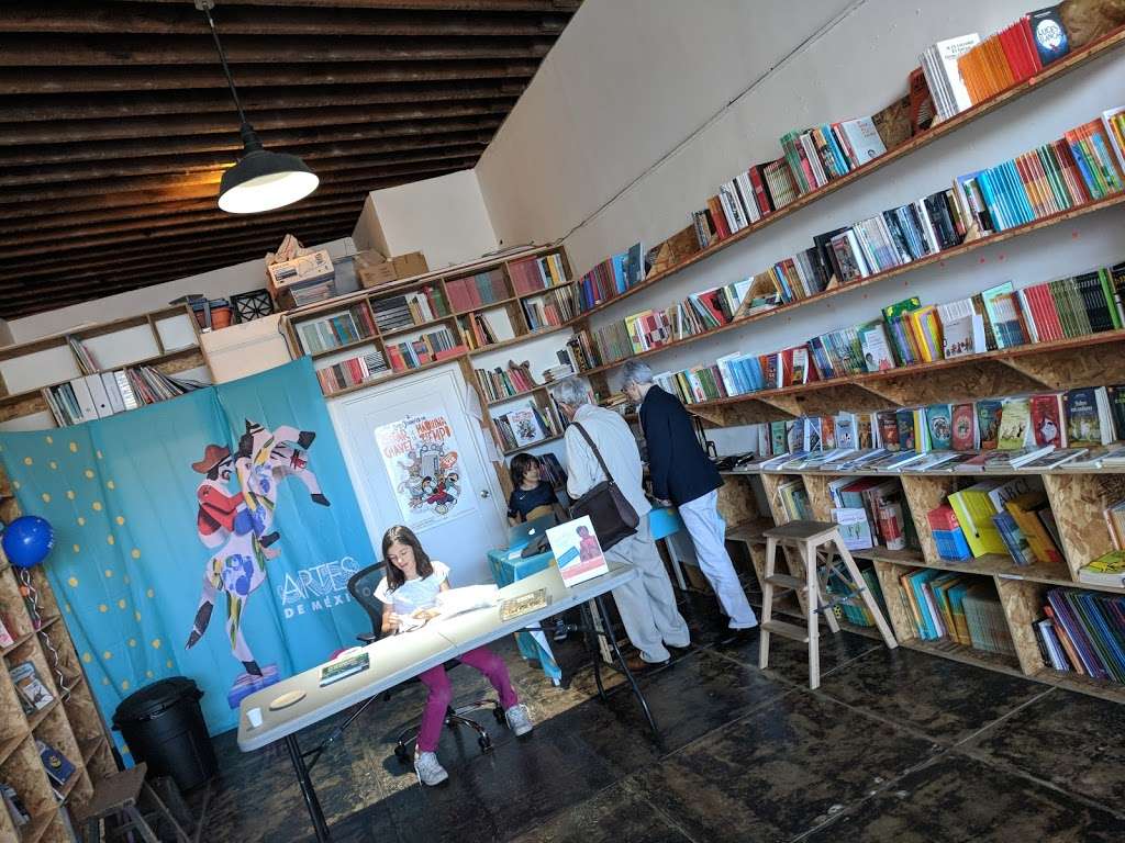 LA Libreria | 4732 W Washington Blvd, Los Angeles, CA 90016, USA | Phone: (310) 295-1501