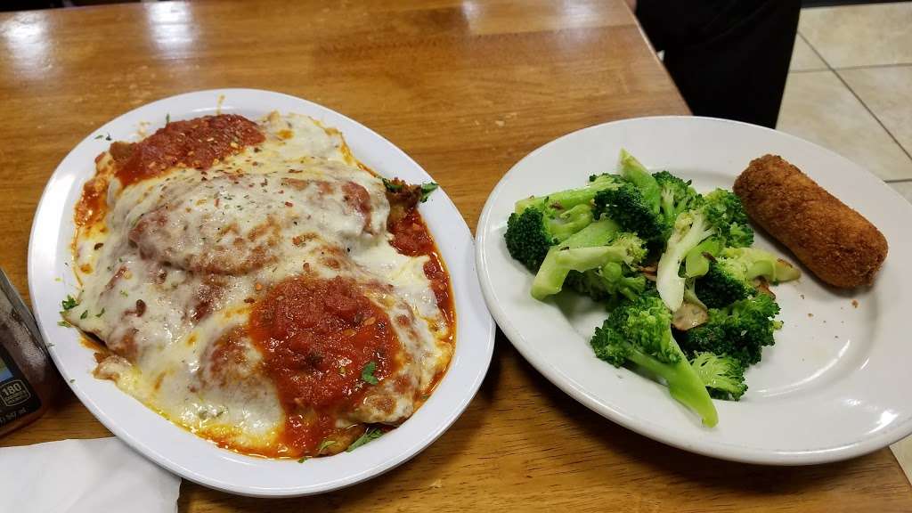 Nonnas Pizzeria | 17 Peekskill Hollow Rd, Putnam Valley, NY 10579, USA | Phone: (845) 603-6754