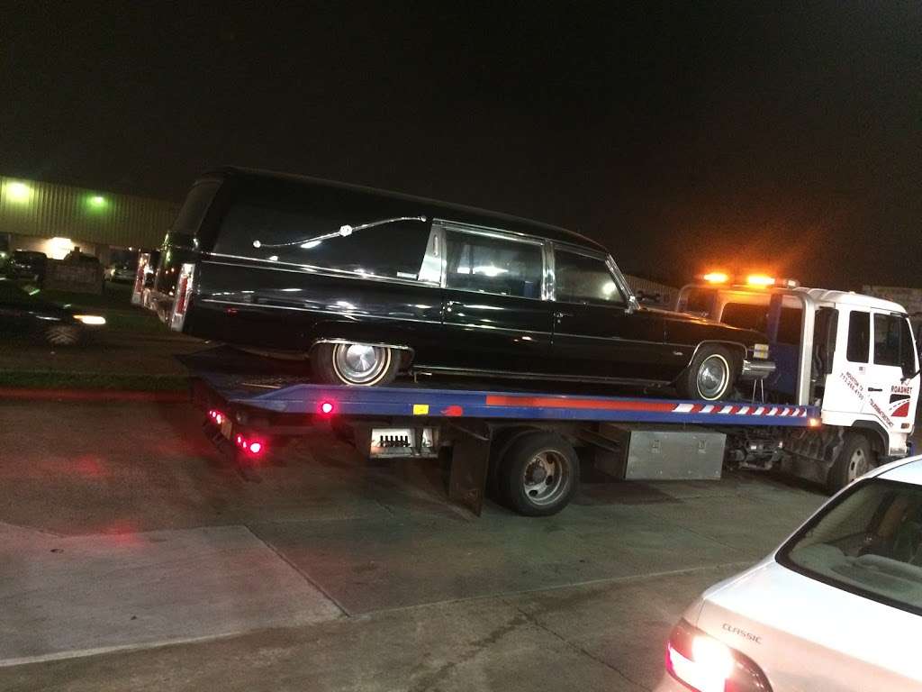 Best one towing & wrecker service. Tow Truck | 3900 Southwest Fwy, Houston, TX 77027, USA | Phone: (832) 720-0001