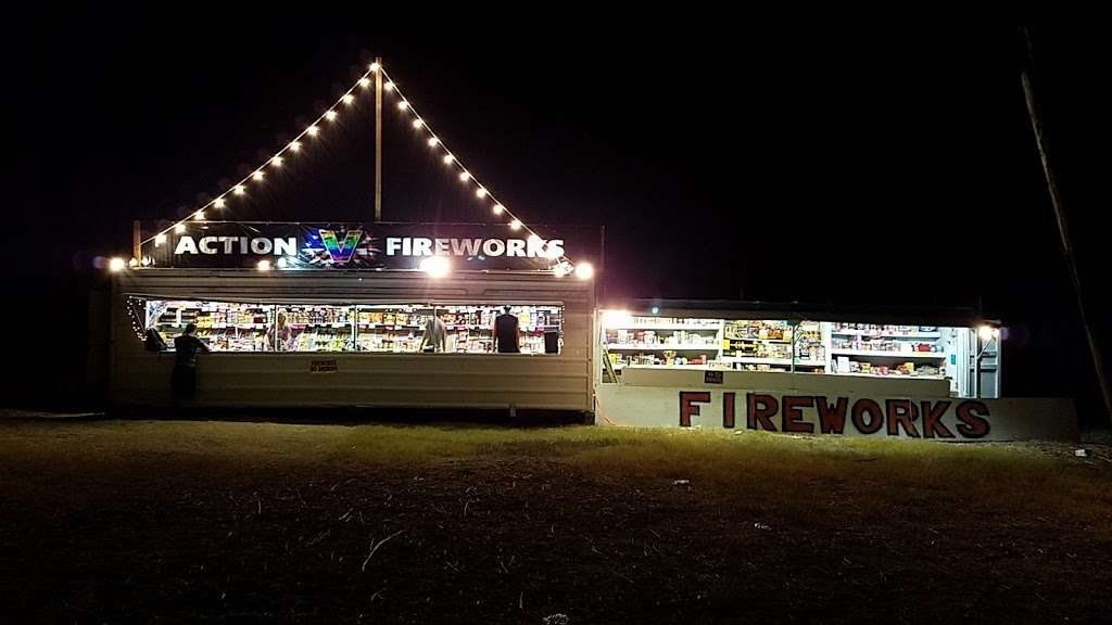 Action V Fireworks | 12812-12414 E Charles William Anderson Loop, Atascosa, TX 78002, USA