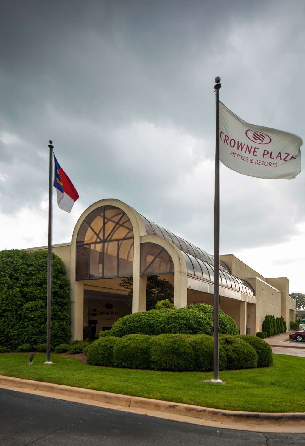 Crowne Plaza Hickory | 1385 Lenoir Rhyne Blvd SE, Hickory, NC 28602, USA | Phone: (828) 323-1000