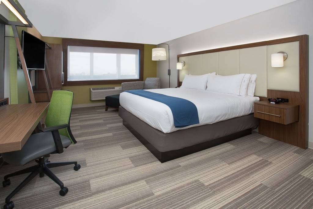 Holiday Inn Express & Suites Dallas Northeast - Arboretum | 11331 W Kingsley Rd, Dallas, TX 75238, USA | Phone: (214) 340-0003