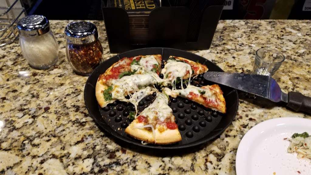 Rosatis Pizza | 3110 W Illinois-60, Mundelein, IL 60060, USA | Phone: (847) 943-9931