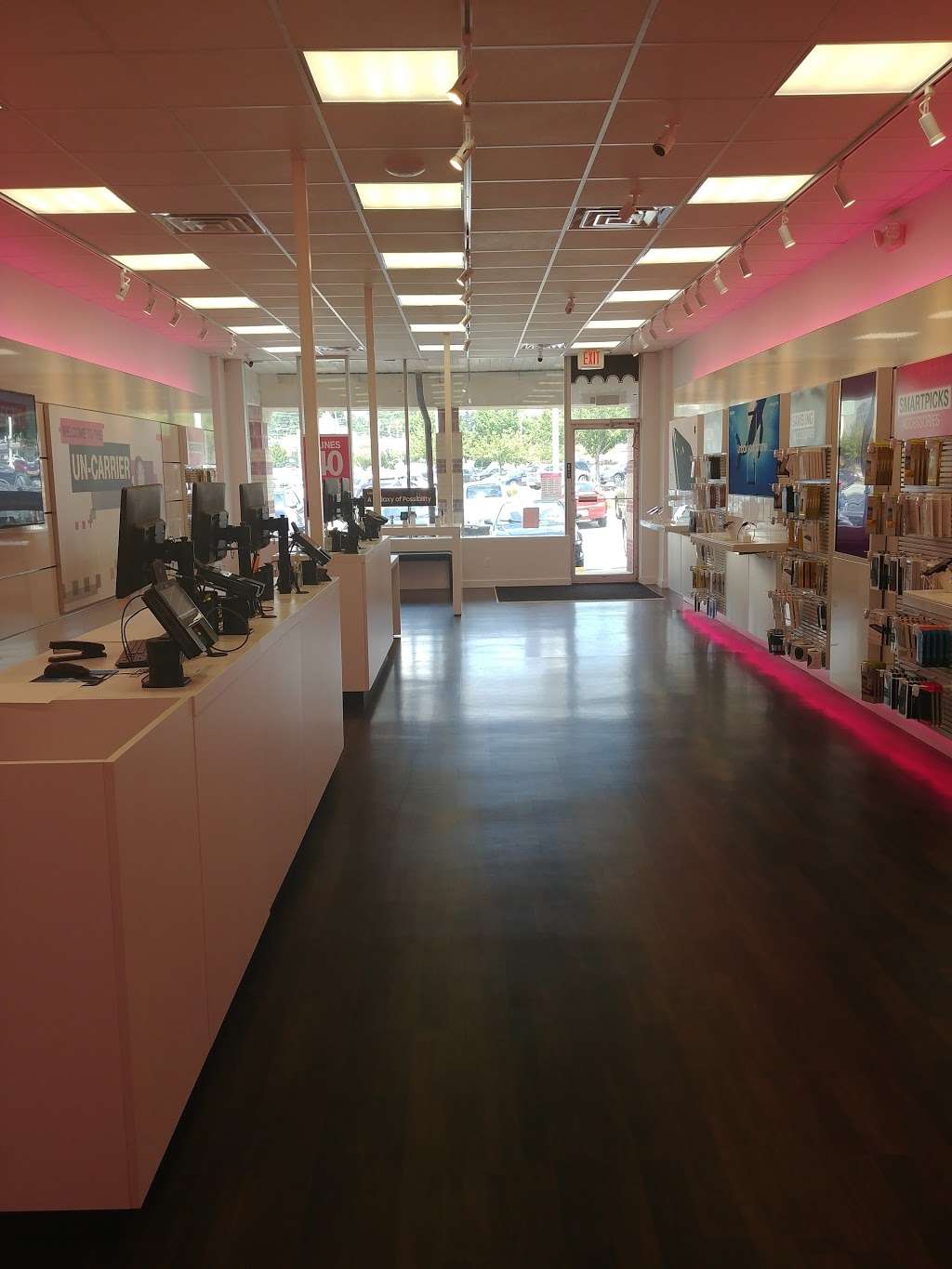 T-Mobile | 3548 West Chester Pike #18, Newtown Square, PA 19073, USA | Phone: (484) 388-4884
