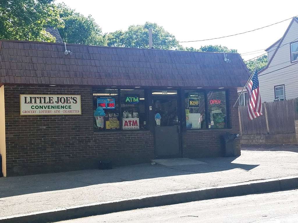 Little Joes Convenience | 206 Summer St, Arlington, MA 02474, USA | Phone: (781) 643-3000