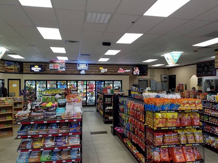 Duckys Mart | 4900 Western Center Blvd, Fort Worth, TX 76137, USA | Phone: (817) 576-2855