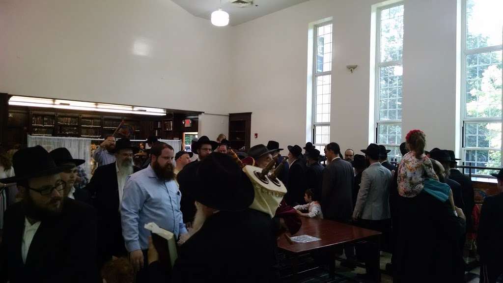 Zichron Moshe | 360 NY-306, Monsey, NY 10952, USA