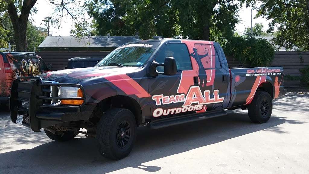 Dallas Commercial Truck Wraps Vehicle Wraps Car Wraps Decals Ser | 1121 Winston St Suite 101, Irving, TX 75060, USA | Phone: (972) 590-6590