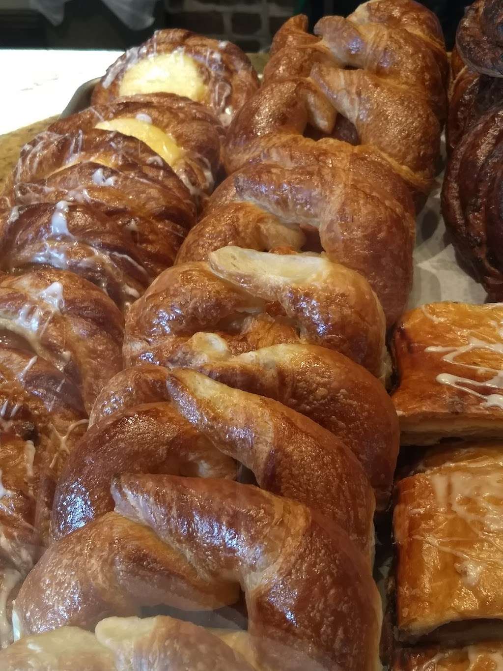 St. Roccos Bakery | 4 St Rocco Pl, Glen Cove, NY 11542, USA | Phone: (516) 427-5333