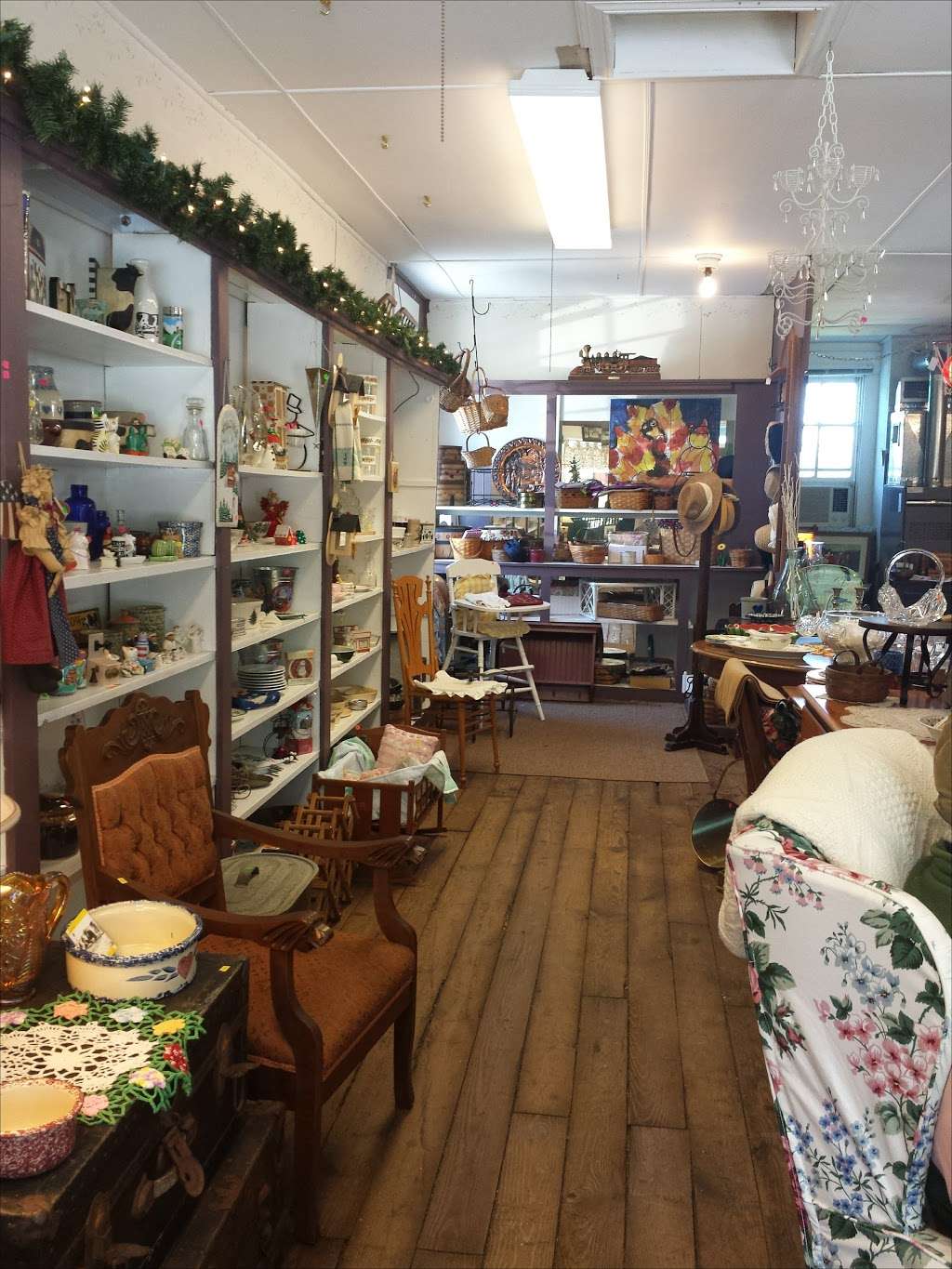 Mrs. Browns Attic | 18101 Barnesville Rd, Barnesville, MD 20838, USA | Phone: (240) 688-1073